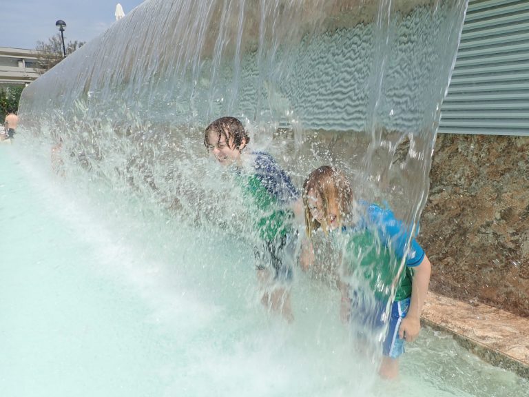 Venice waterfall pool, Venice with kids