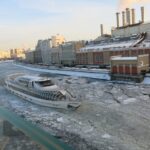 Boat attempting to navigate Moskva River
