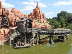 Thunder round the Mountain at Disneyland Paris, Family Road trip