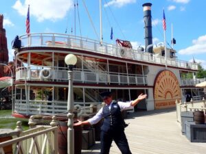 Disneyland Paris - paddle steamer