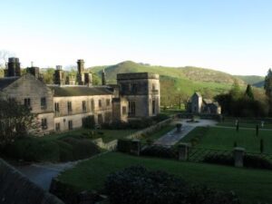 Ilam Hall YHA, budget travel