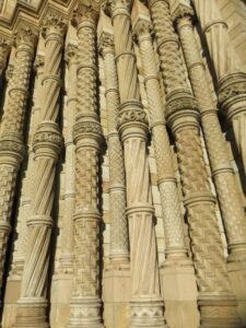 National History Museum, London, Budget travel