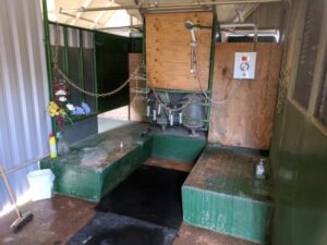 Campers Shower block, Paddington Farm, Glastonbury, Group accommodation