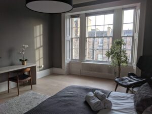 Edinburgh airbnb group accommodation UK