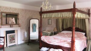 Master bedroom, Holdsworthy Manor House, group accommodation Devon