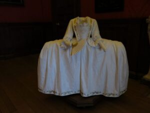 Headless costumes at Kensington Palace, things to do in London with teens