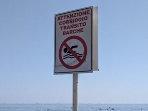 No swimming, Venice Lido, Venice with kids