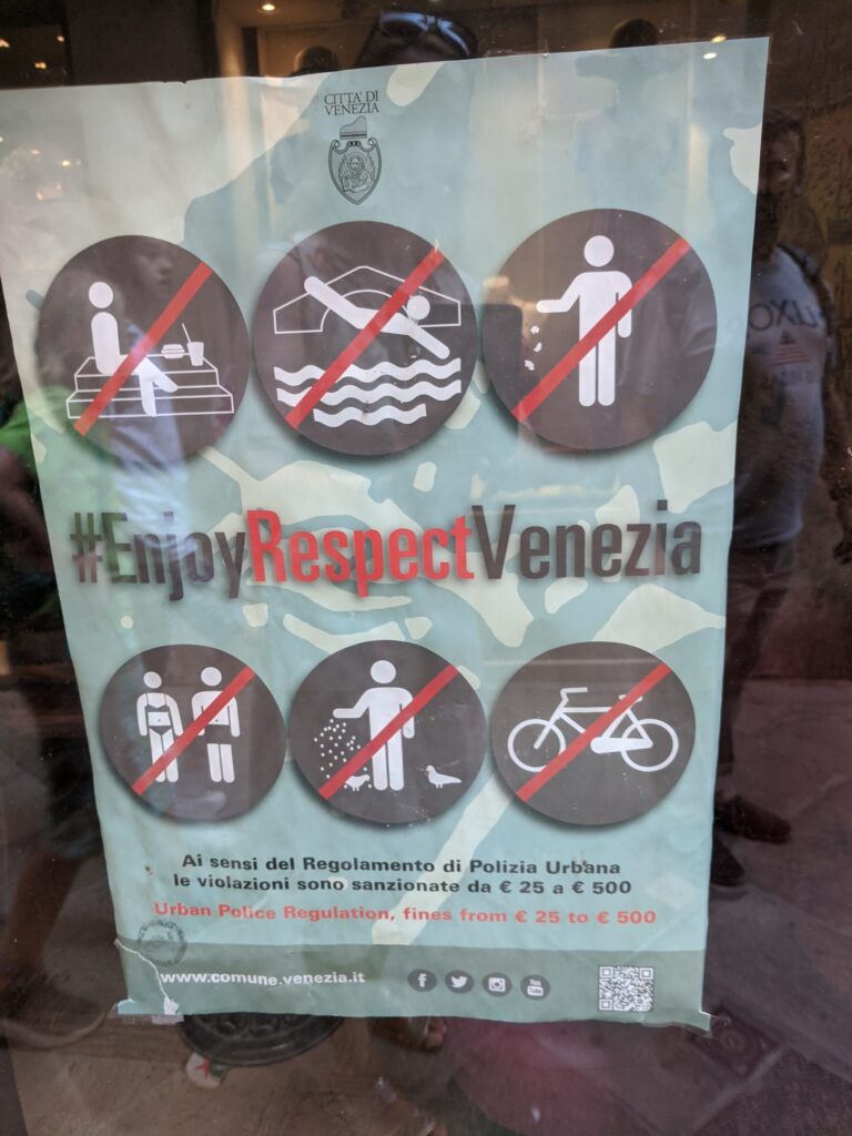40 top tips for Veneto and Venice with kids - water and fire 85 Tourist rules in Venice, Venice with kids