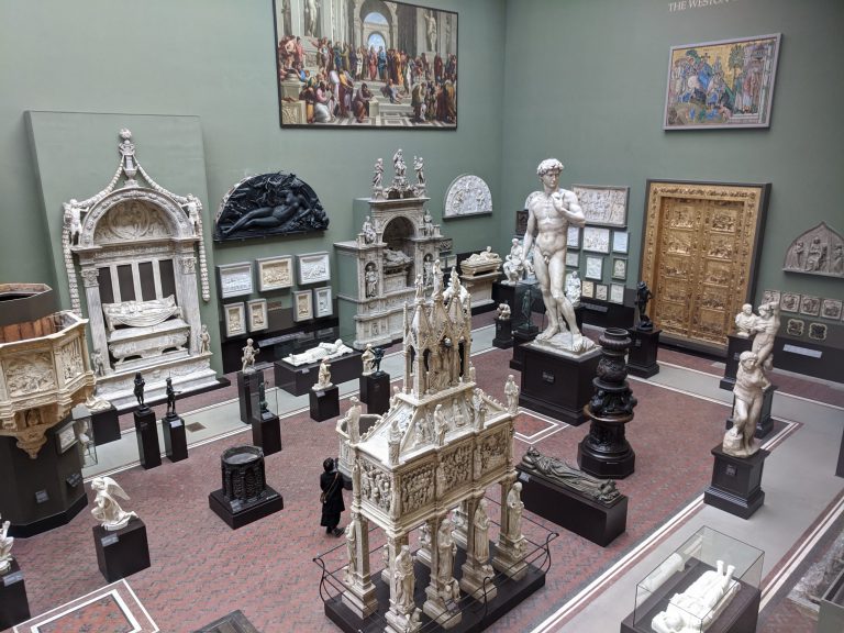 Cast rooms V and A, London itinerary with kids
