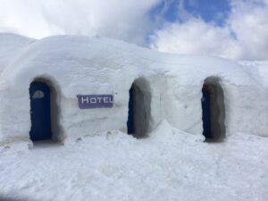 Igloo hotel, Bucket List ideas, Image by Ivana Mariankova from Pixabay