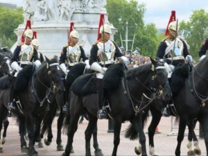 Changing of the guard, Buckingham palace, things to do in London with teens