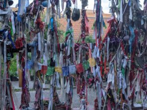 Cross Bones Graveyard, London for kids