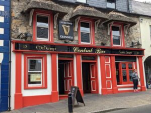 Ball castle colourful pub, road trip Northern Ireland