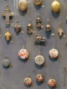 Pocket watches, Ashmolean Museum, Oxford with kids