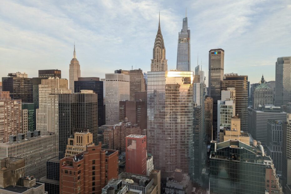 New York Skyline, New York with teens